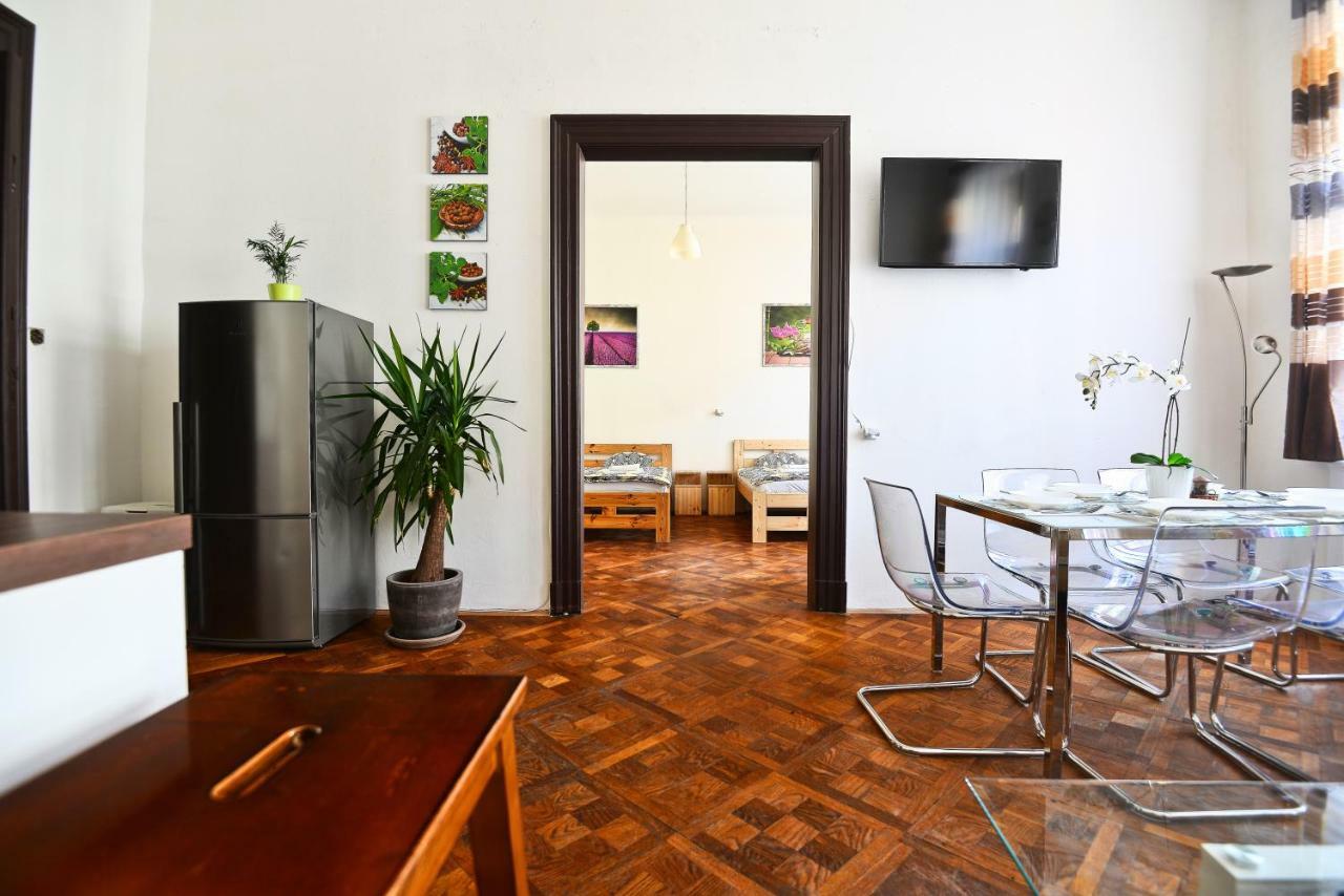 Spacious Cozy Apartments In Centre Prague Exterior photo