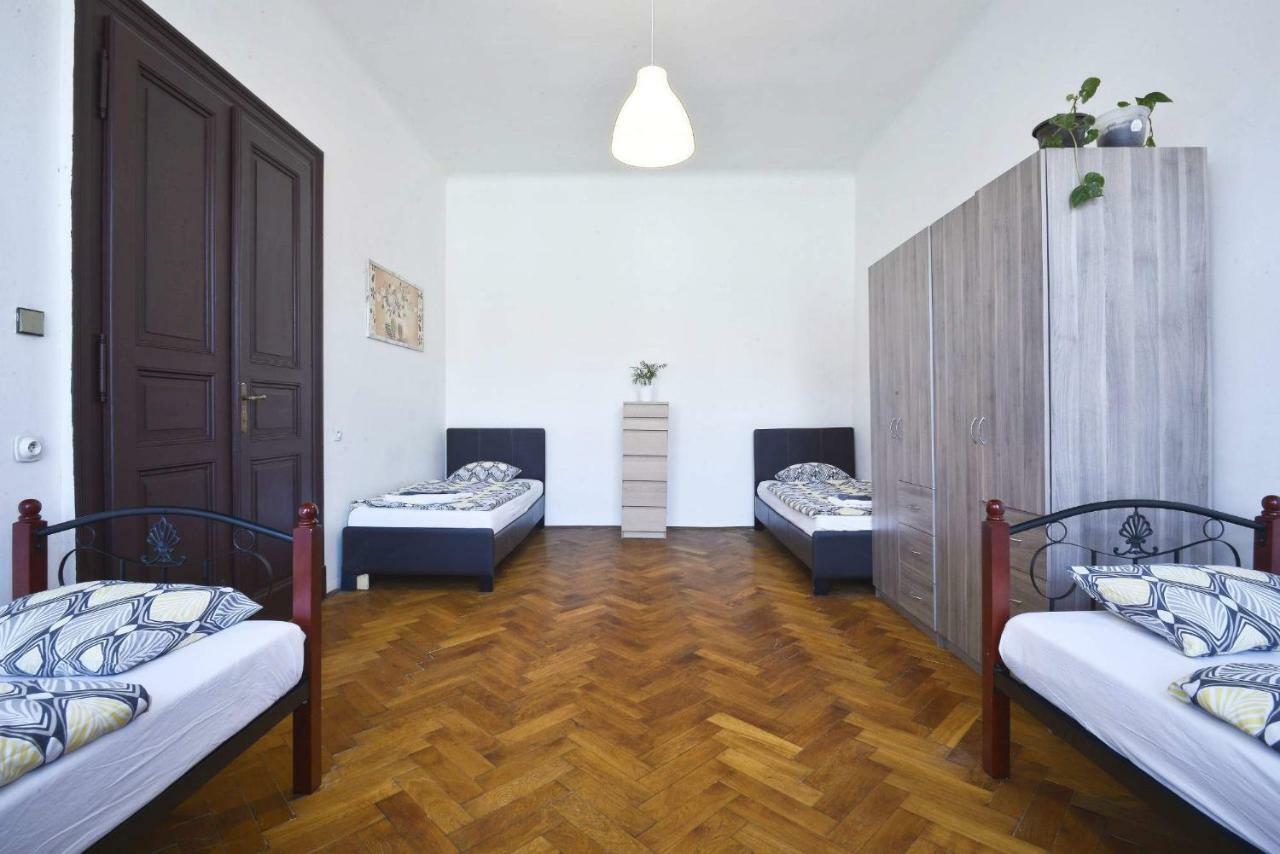 Spacious Cozy Apartments In Centre Prague Exterior photo